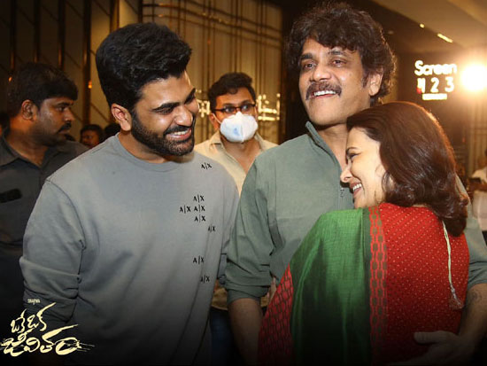 Tollywood Celebs At OKE OKA JEEVITHAM Screening